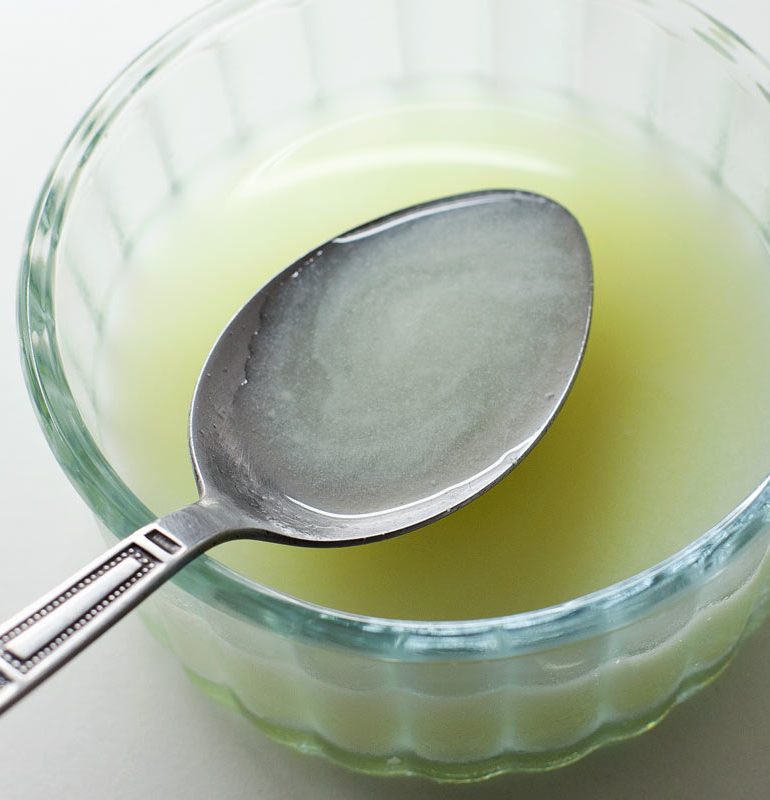 Cuchara con suero de leche