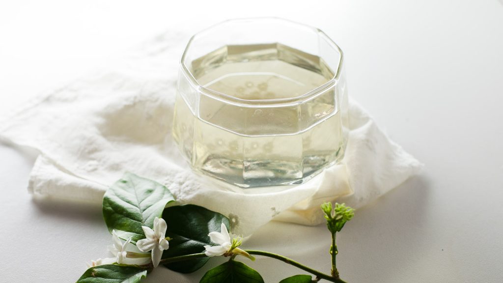 jasmine syrup with fresh flowers