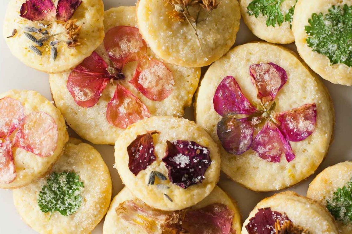 pressed flowers shortbread cookies